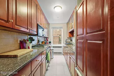 25 W Elm Street #40, Greenwich, CT 06830 - Photo 12