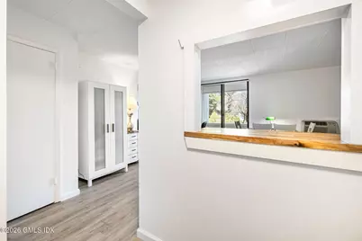 1535 E Putnam Avenue #304, Old Greenwich, CT 06870 - Photo 4