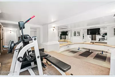 164 Round Hill Road, Greenwich, CT 06831 - Photo 46