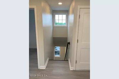 89 W View Street #2nd floor, Greenwich, CT 06830 - Photo 14