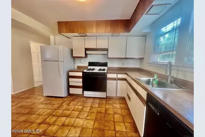 80 Josephine Evaristo Avenue #1FL & Basement, Greenwich, CT 06830 - Photo 2