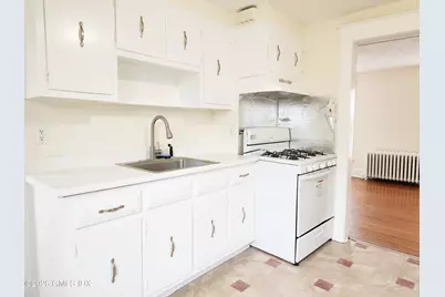 70 Pemberwick Road #2R, Greenwich, CT 06831 - Photo 2