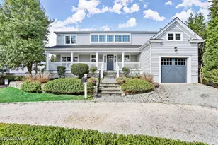 9 Grimes Rd, Old Greenwich, CT 06870 - Photo 2