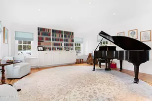 19 Hawkwood Ln, Greenwich, CT 06830 - Photo 16