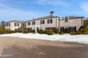 19 Hawkwood Ln, Greenwich, CT 06830 - Photo 4