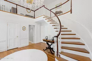 19 Hawkwood Ln, Greenwich, CT 06830 - Photo 18