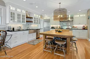 11 Roosevelt Ave, Old Greenwich, CT 06870 - Photo 4