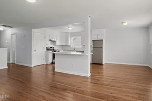 27 High St, Greenwich, CT 06830 - Photo 2