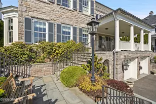 52 Ridge St, Greenwich, CT 06830 - Photo 2