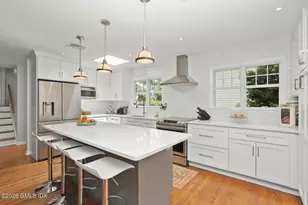 8 Willow Ln, Old Greenwich, CT 06870 - Photo 4