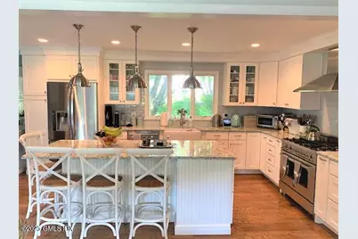 8 Perry Place, Greenwich, CT 06878 - Photo 4