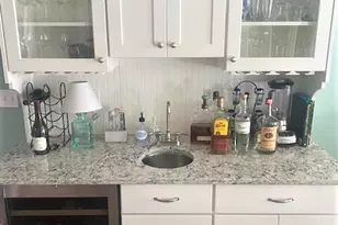 8 Perry Pl, Greenwich, CT 06878 - Photo 6