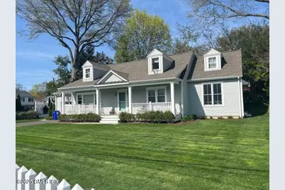 8 Perry Place, Greenwich, CT 06878 - Photo 2