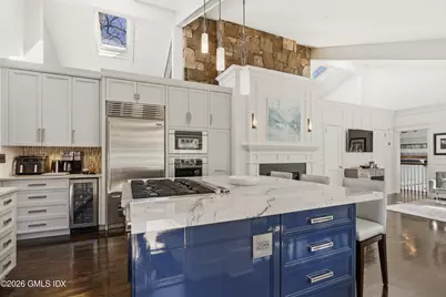 8 Willowmere Avenue, Greenwich, CT 06878 - Photo 18