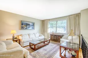 9 Stuart Dr, Old Greenwich, CT 06870 - Photo 2