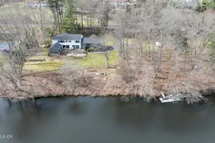 83 Burning Tree Rd, Greenwich, CT 06830 - Photo 24