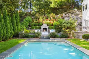 26 Round Hill Rd, Greenwich, CT 06831 - Photo 2