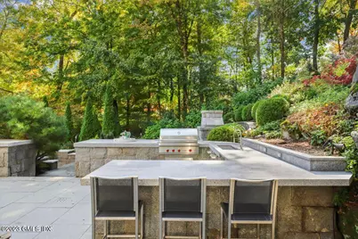 26 Round Hill Road, Greenwich, CT 06831 - Photo 4