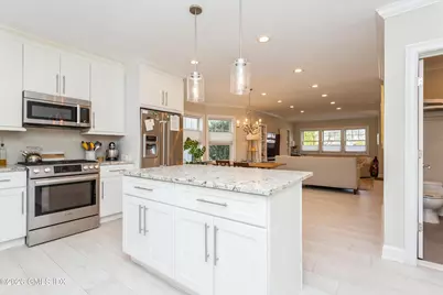 18 W William Street, Greenwich, CT 06830 - Photo 8