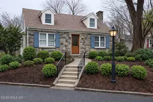 10 Maple Dr, Old Greenwich, CT 06870 - Photo 2