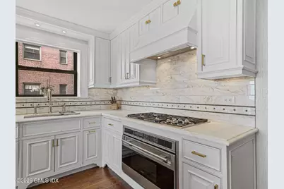 40 W Elm Street #3D&E, Greenwich, CT 06830 - Photo 14