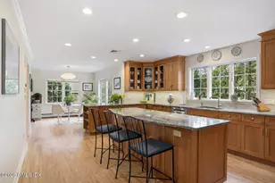 32 Winthrop Dr, Greenwich, CT 06878 - Photo 8