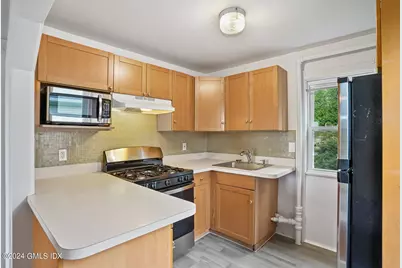 299 Bruce Park Avenue #2, Greenwich, CT 06830 - Photo 6