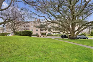 2 Putnam Hill, Greenwich, CT 06830 - Photo 24