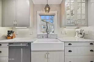 44 Davenport Dr, Stamford, CT 06902 - Photo 16