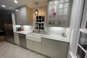 44 Davenport Dr, Stamford, CT 06902 - Photo 8