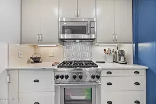 44 Davenport Dr, Stamford, CT 06902 - Photo 8