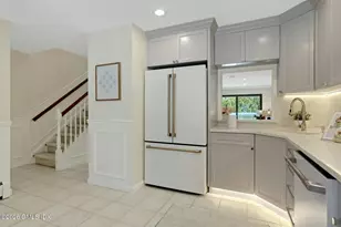 45 Ettl Ln, Greenwich, CT 06831 - Photo 14