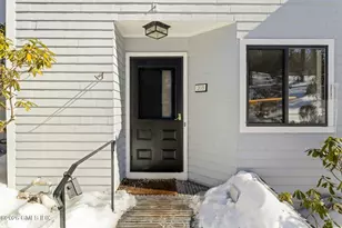 45 Ettl Ln, Greenwich, CT 06831 - Photo 4