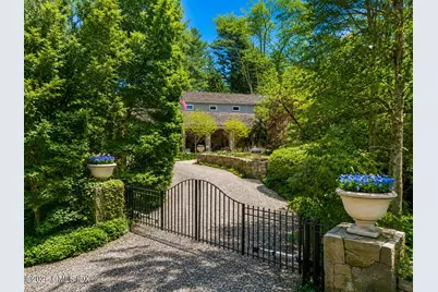 135 & 129 Zaccheus Mead Lane, Greenwich, CT 06831 - Photo 2