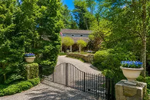 135 & 129 Zaccheus Mead Ln, Greenwich, CT 06831 - Photo 2