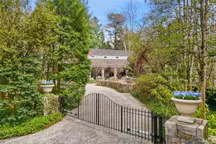 135 & 129 Zaccheus Mead Ln, Greenwich, CT 06831 - Photo 2