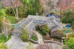 135 & 129 Zaccheus Mead Ln, Greenwich, CT 06831 - Photo 1