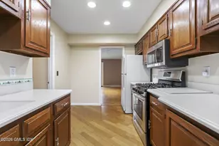 33 Talbot Ln, Greenwich, CT 06830 - Photo 6