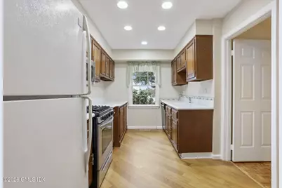 33 Talbot Lane #4, Greenwich, CT 06830 - Photo 4