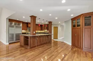 145R Shore Rd, Old Greenwich, CT 06870 - Photo 14