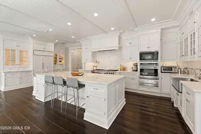 4 Cherry Blossom Lane, Greenwich, CT 06831 - Photo 10