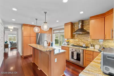 105 W Lyon Farm Drive #105, Greenwich, CT 06831 - Photo 4