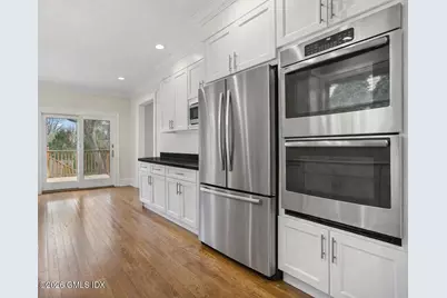 32 Highview Avenue, Old Greenwich, CT 06870 - Photo 6