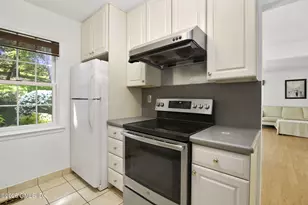 60 Greenwich Hills Dr, Greenwich, CT 06831 - Photo 6