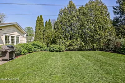 93 Summit Road, Greenwich, CT 06878 - Photo 24