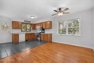 21 W Division St, Greenwich, CT 06830 - Photo 8