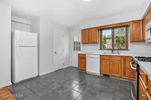 21 W Division St, Greenwich, CT 06830 - Photo 10