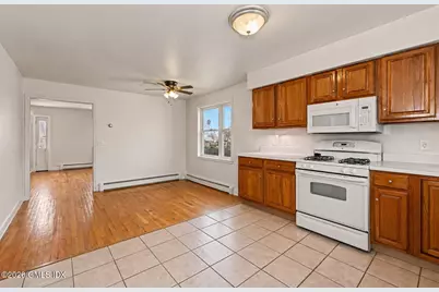 21 W Division Street, Greenwich, CT 06830 - Photo 30