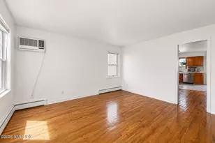 21 W Division St, Greenwich, CT 06830 - Photo 28
