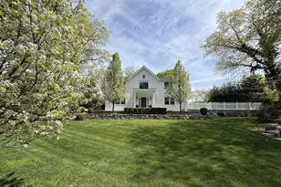 18 Tomney Rd, Greenwich, CT 06830 - Photo 2